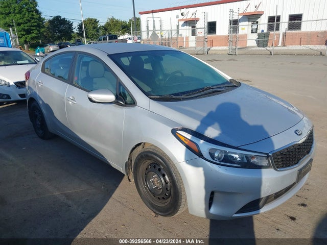 KIA FORTE LX 2018 3KPFK4A72JE212561 Image 1