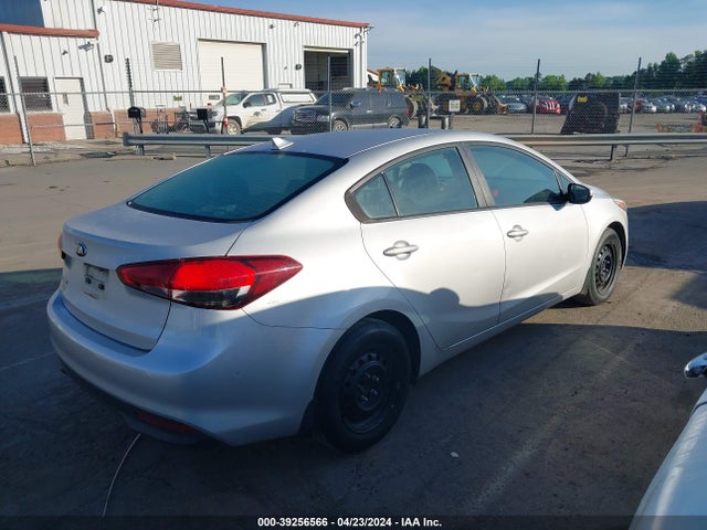 KIA FORTE LX 2018 3KPFK4A72JE212561 Image 4
