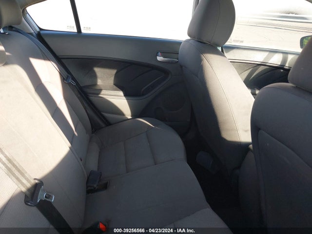 KIA FORTE LX 2018 3KPFK4A72JE212561 Image 8