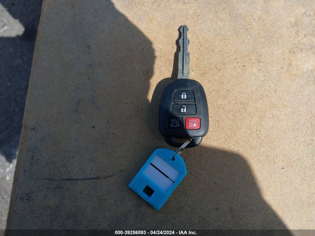 Toyota Rav4 Xle 2017 JTMWFREV5HD095516 Image 11