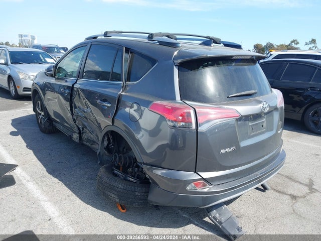Toyota Rav4 Xle 2017 JTMWFREV5HD095516 Image 3