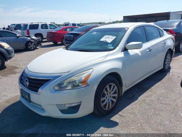 Nissan Altima 2.5 S 2015 1N4AL3AP9FN401220 Image 2