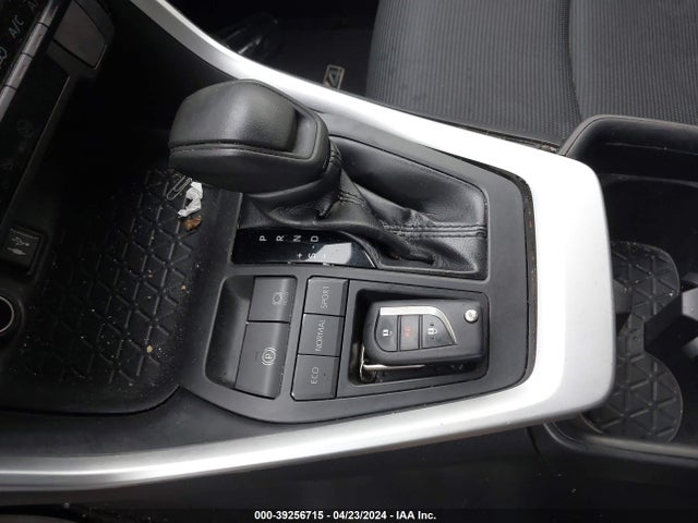 Toyota RAV4 LE 2019 JTMH1RFVXKD507412 Image 11