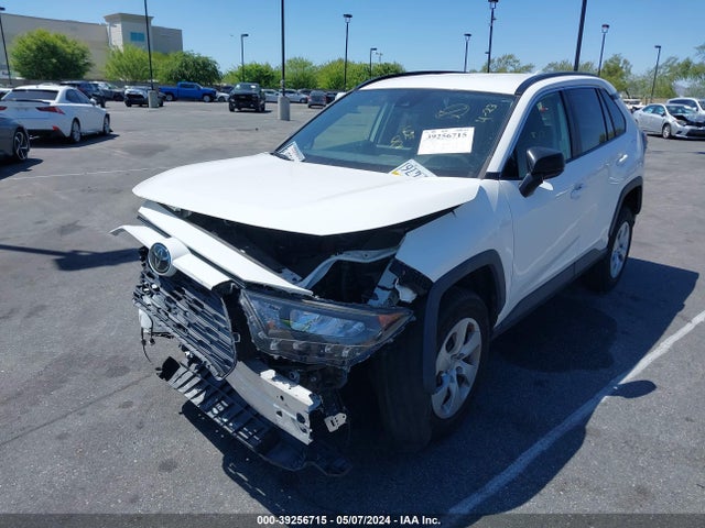 Toyota RAV4 LE 2019 JTMH1RFVXKD507412 Image 2