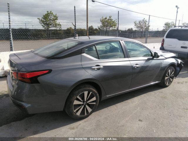 1N4BL4DWXNN356378 Nissan Altima Sv Intelligent Awd