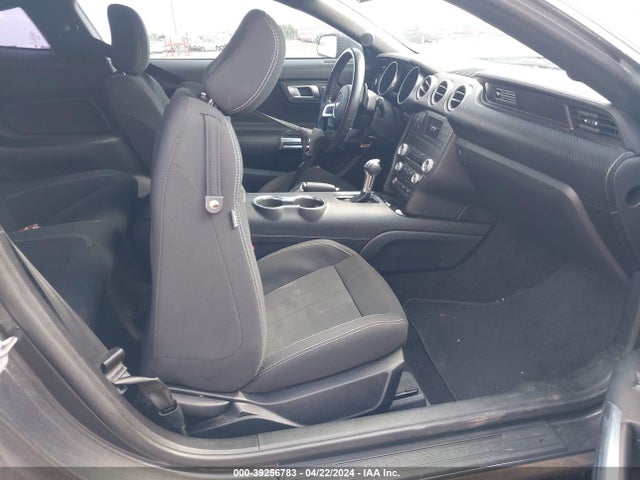 Ford Mustang Ecoboost Fastback 2020 1FA6P8THXL5170000 Image 5