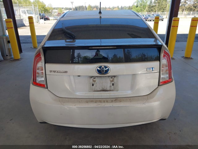 Toyota Prius Two 2015 JTDKN3DU5F0458747 Image 16