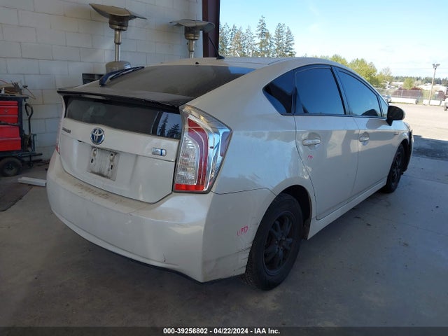 Toyota Prius Two 2015 JTDKN3DU5F0458747 Image 4