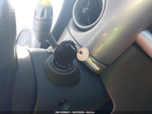 2006 MINI COOPER WMWRC33576TJ76765 Photo 10