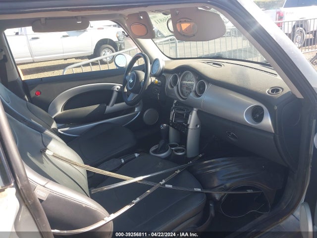 2006 MINI COOPER WMWRC33576TJ76765 Photo 4