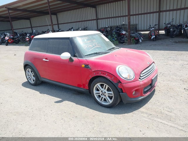2011 MINI COOPER WMWSU3C57BT181991 Photo 0