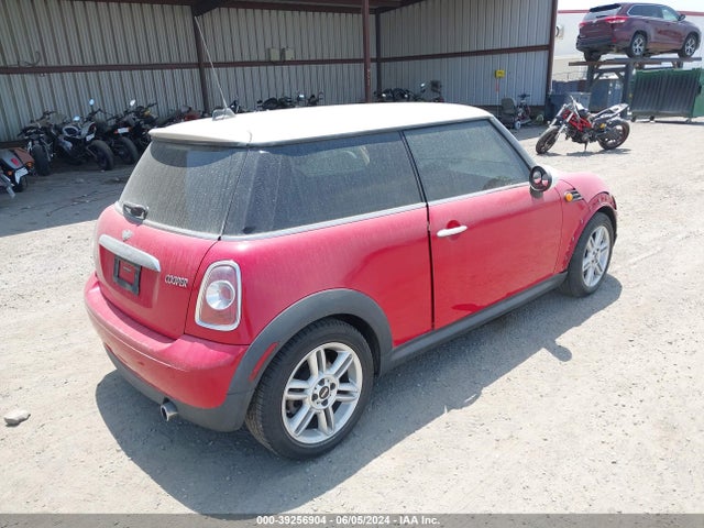 2011 MINI COOPER WMWSU3C57BT181991 Photo 3