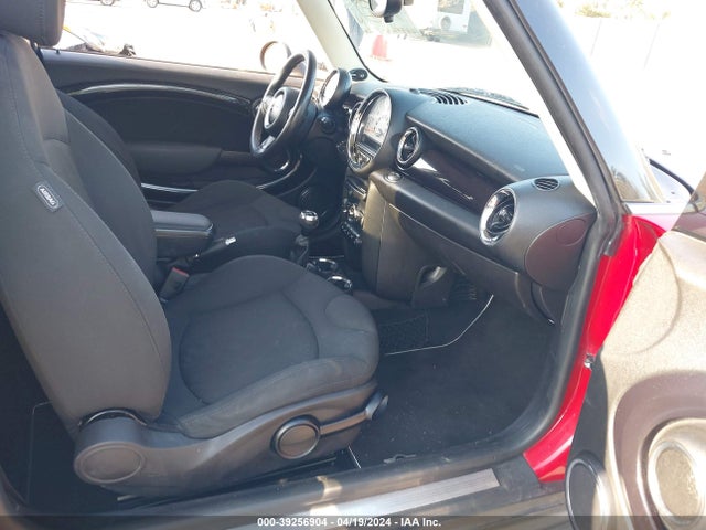 2011 MINI COOPER WMWSU3C57BT181991 Photo 4