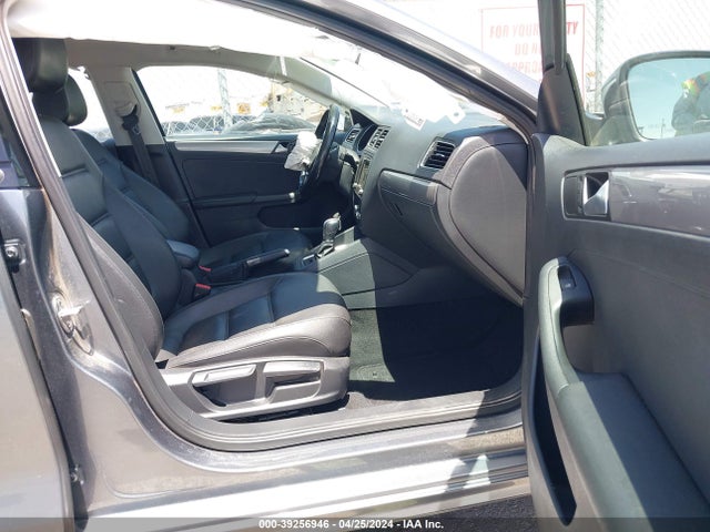 3VWDB7AJXHM411987 Volkswagen Jetta 1.4t Se