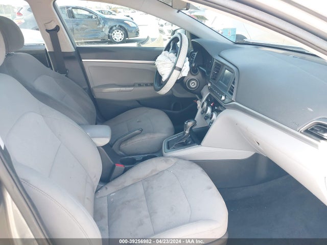 Hyundai ELANTRA SE 2019 5NPD74LF5KH437664 Image 5
