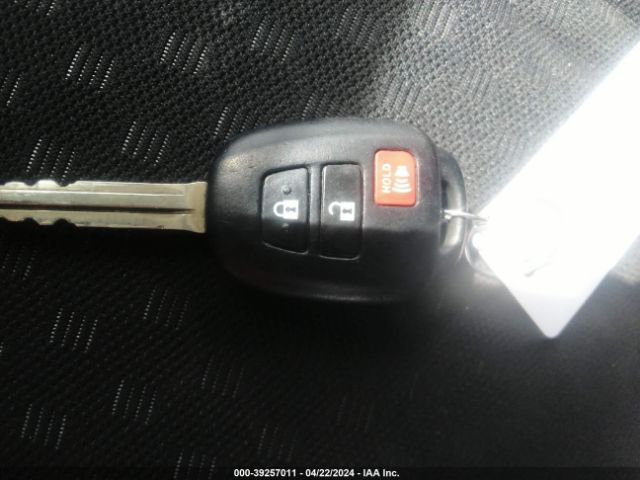 JTKKUPB40E1040255 Scion XD