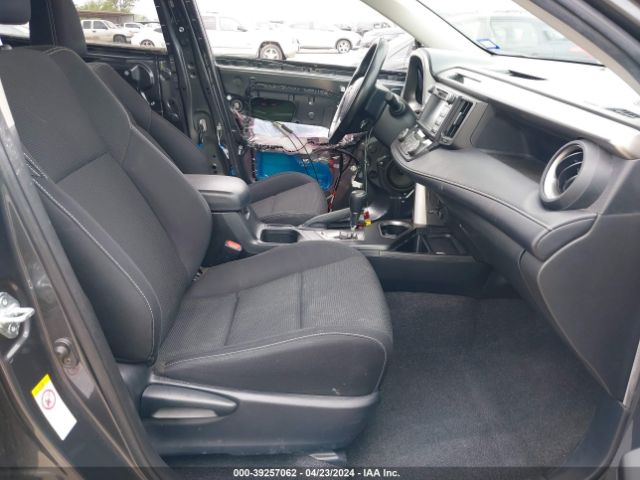 JTMRFREV2HD220422 Toyota Rav4 Xle