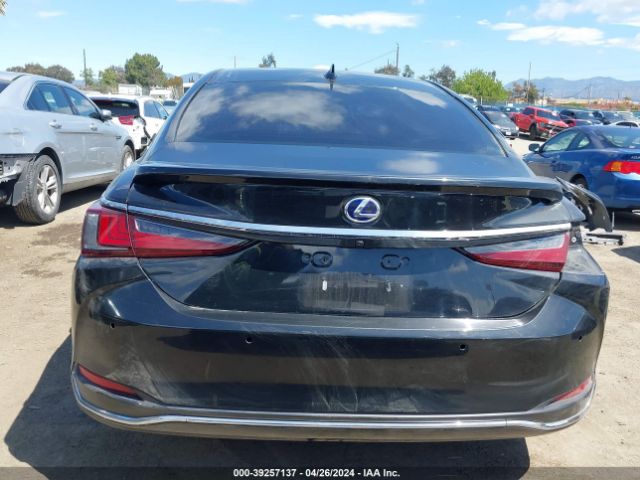 58ADA1C1XMU004522 Lexus ES 300H