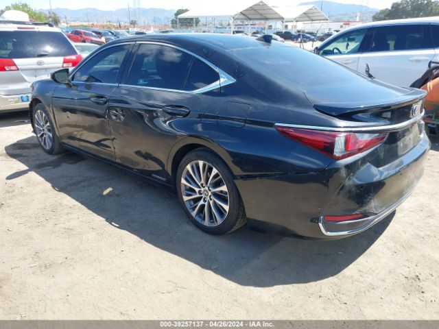 58ADA1C1XMU004522 Lexus ES 300H