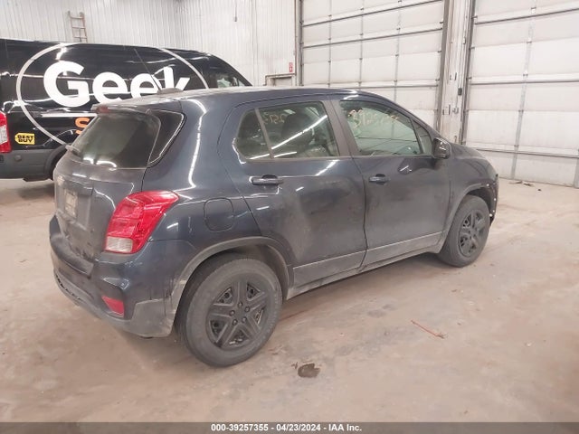 Chevrolet TRAX LS 2018 3GNCJKSB3JL395663 Image 4