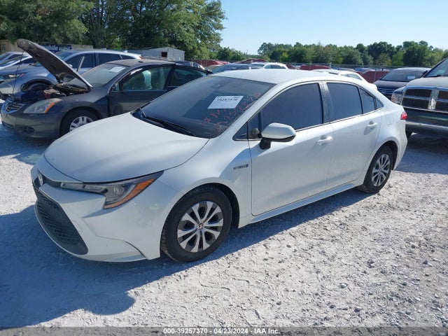 Toyota Corolla Hybrid Le 2021 JTDEAMDE1MJ010939 Image 2
