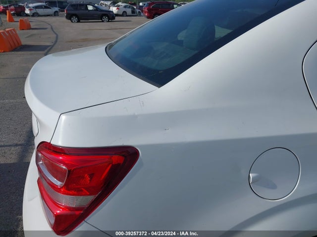 Chevrolet Sonic Ls Auto 2018 1G1JB5SH6J4132097 Image 13