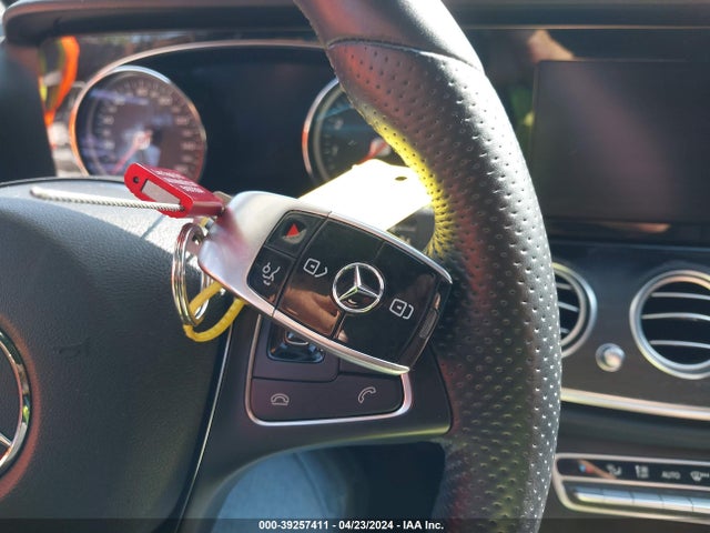 Mercedes-Benz E 300 2018 WDDZF4JB1JA395613 Image 11