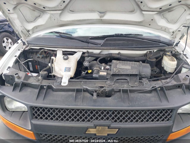 Chevrolet Express 2500 Work Van 2015 1GCWGFCFXF1119489 Image 10
