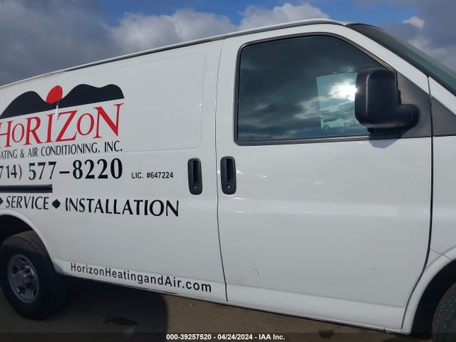 Chevrolet Express 2500 Work Van 2015 1GCWGFCFXF1119489 Image 13