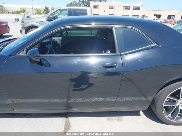 Dodge Challenger 392 Hemi Scat Pack Shaker 2017 2C3CDZFJ2HH610970 Image 14