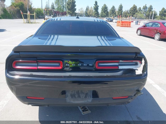 Dodge Challenger 392 Hemi Scat Pack Shaker 2017 2C3CDZFJ2HH610970 Image 16