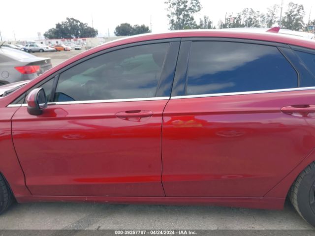 3FA6P0HD7KR174055 Ford FUSION SE