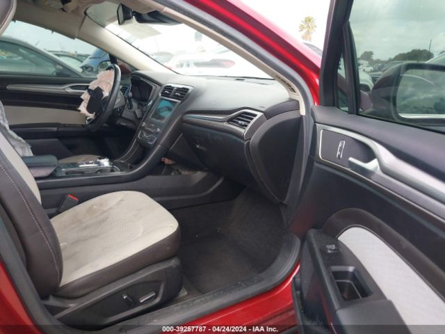 3FA6P0HD7KR174055 Ford FUSION SE