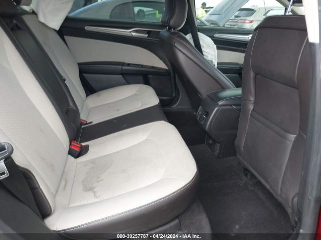 3FA6P0HD7KR174055 Ford FUSION SE