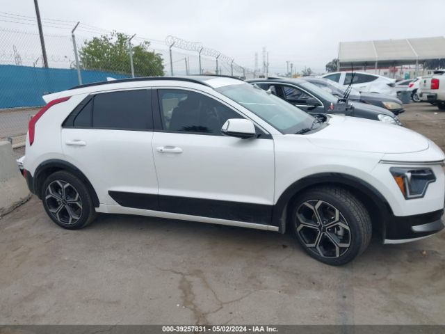 KNDCR3LE3P5090477 KIA Niro Ex Touring
