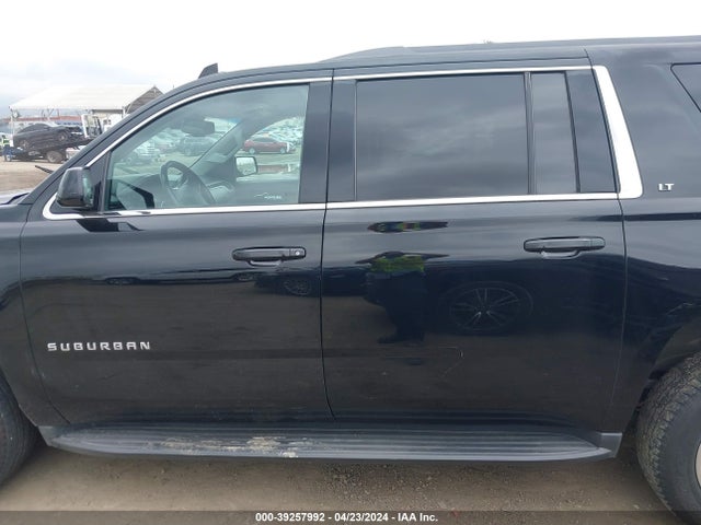 Chevrolet Suburban Lt 2018 1GNSCHKC3JR146984 Image 14