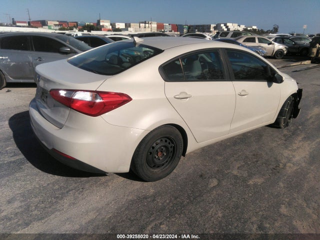 KIA FORTE LX 2015 KNAFK4A68F5374296 Image 4