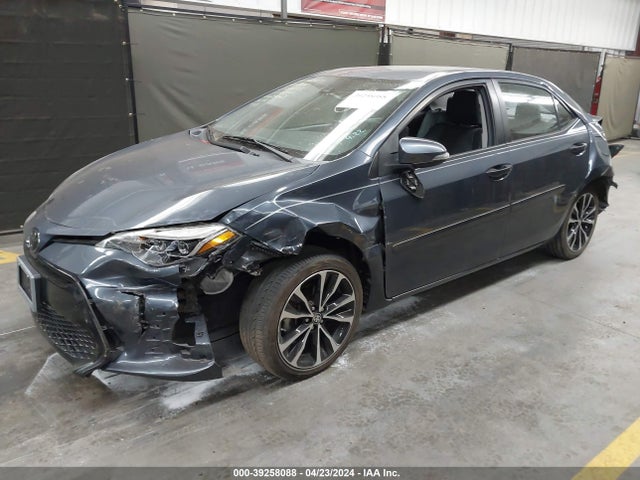 Toyota COROLLA SE 2017 5YFBURHE5HP604663 Image 2
