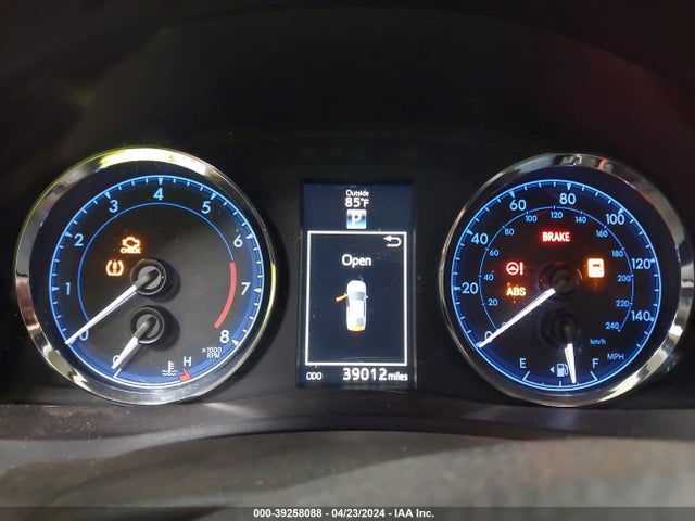 Toyota COROLLA SE 2017 5YFBURHE5HP604663 Image 7