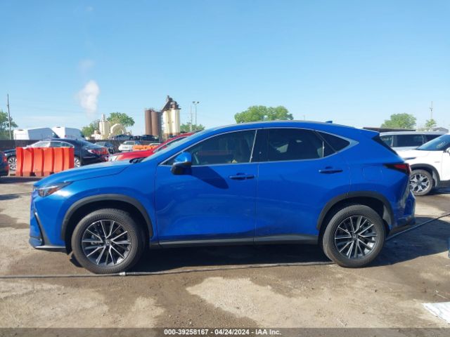 2T2AKCEZ3RC027747 Lexus NX 350H