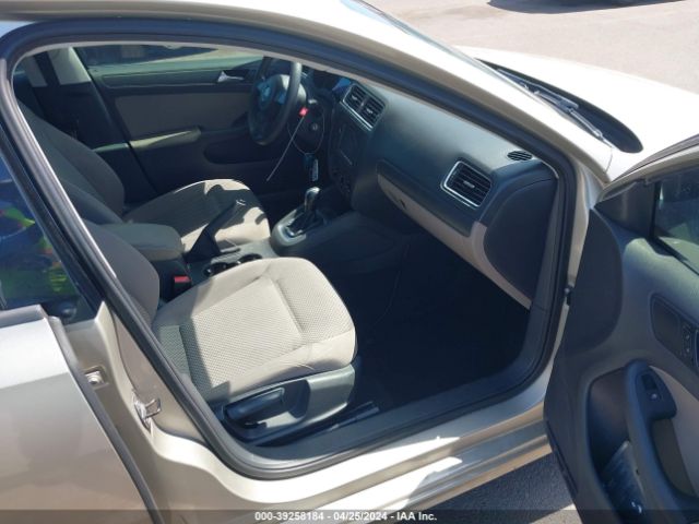 3VW2K7AJ0EM255154 Volkswagen Jetta 2.0l S