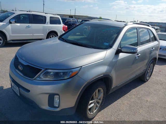 KIA SORENTO LX 2015 5XYKT3A65FG566761 Image 2
