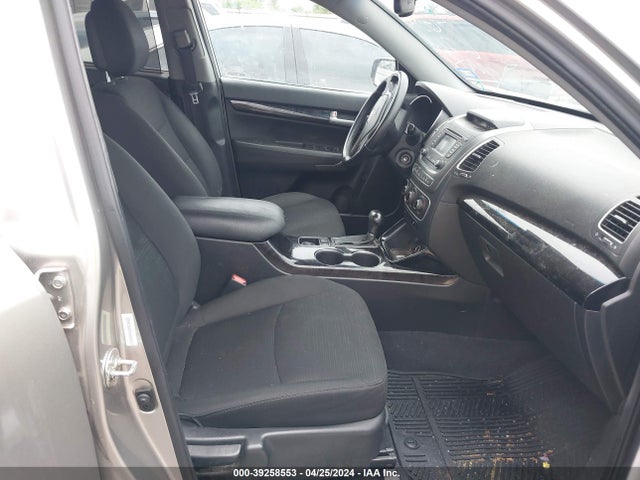 KIA SORENTO LX 2015 5XYKT3A65FG566761 Image 5