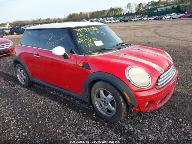 2010 MINI COOPER WMWMF3C57ATZ22531 Photo 0