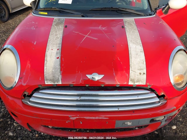 2010 MINI COOPER WMWMF3C57ATZ22531 Photo 9