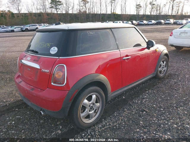 2010 MINI COOPER WMWMF3C57ATZ22531 Photo 3