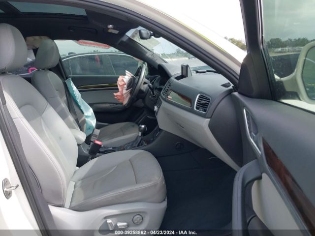 WA1GCCFS7HR006556 Audi Q3 2.0t Premium