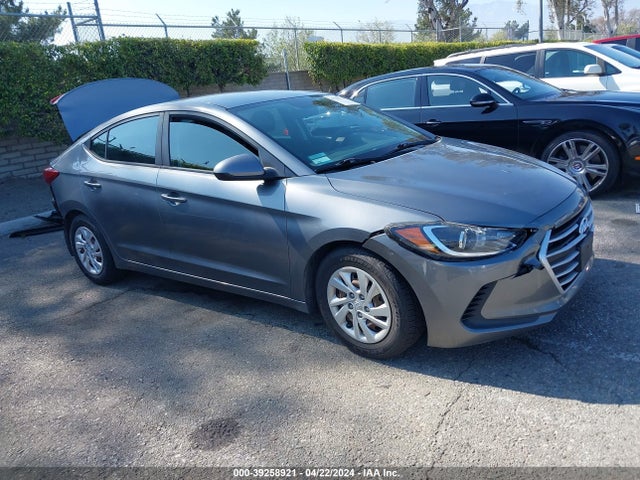 Hyundai ELANTRA SE 2018 5NPD74LF2JH353655 Image 1