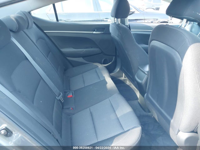 Hyundai ELANTRA SE 2018 5NPD74LF2JH353655 Image 8