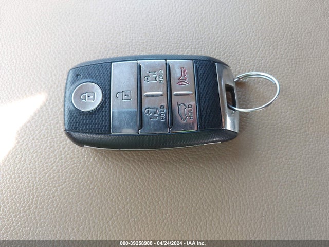 KIA SEDONA EX 2015 KNDMC5C1XF6023723 Image 11